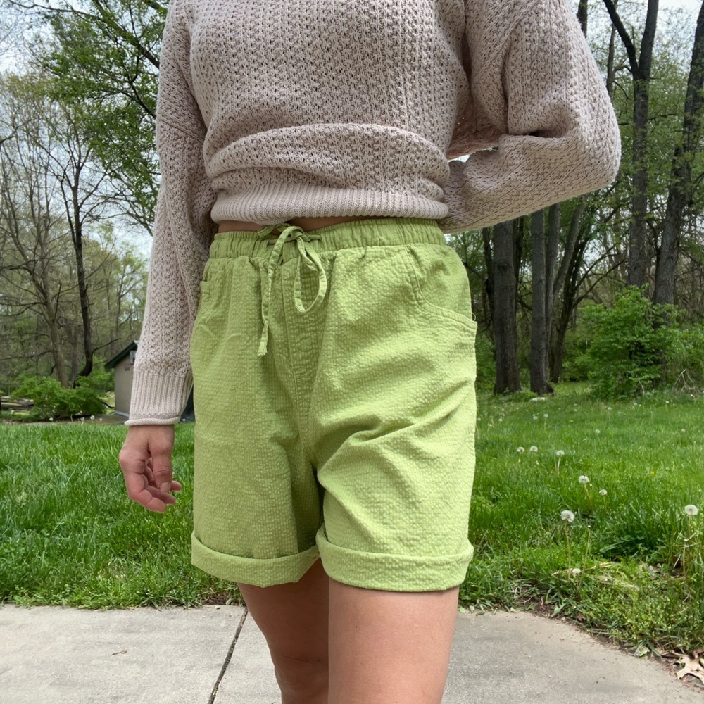 vintage high waist pastel green pull on shorts